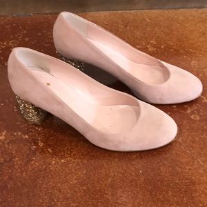 Kate spade size 7.5 blush suede w/gold heel pump